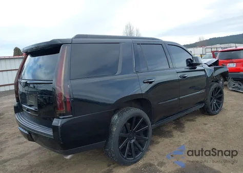 2016 Cadillac Escalade Platinum z USA, uszkodzony, nr VIN 1GYS4DKJ2GR138066
